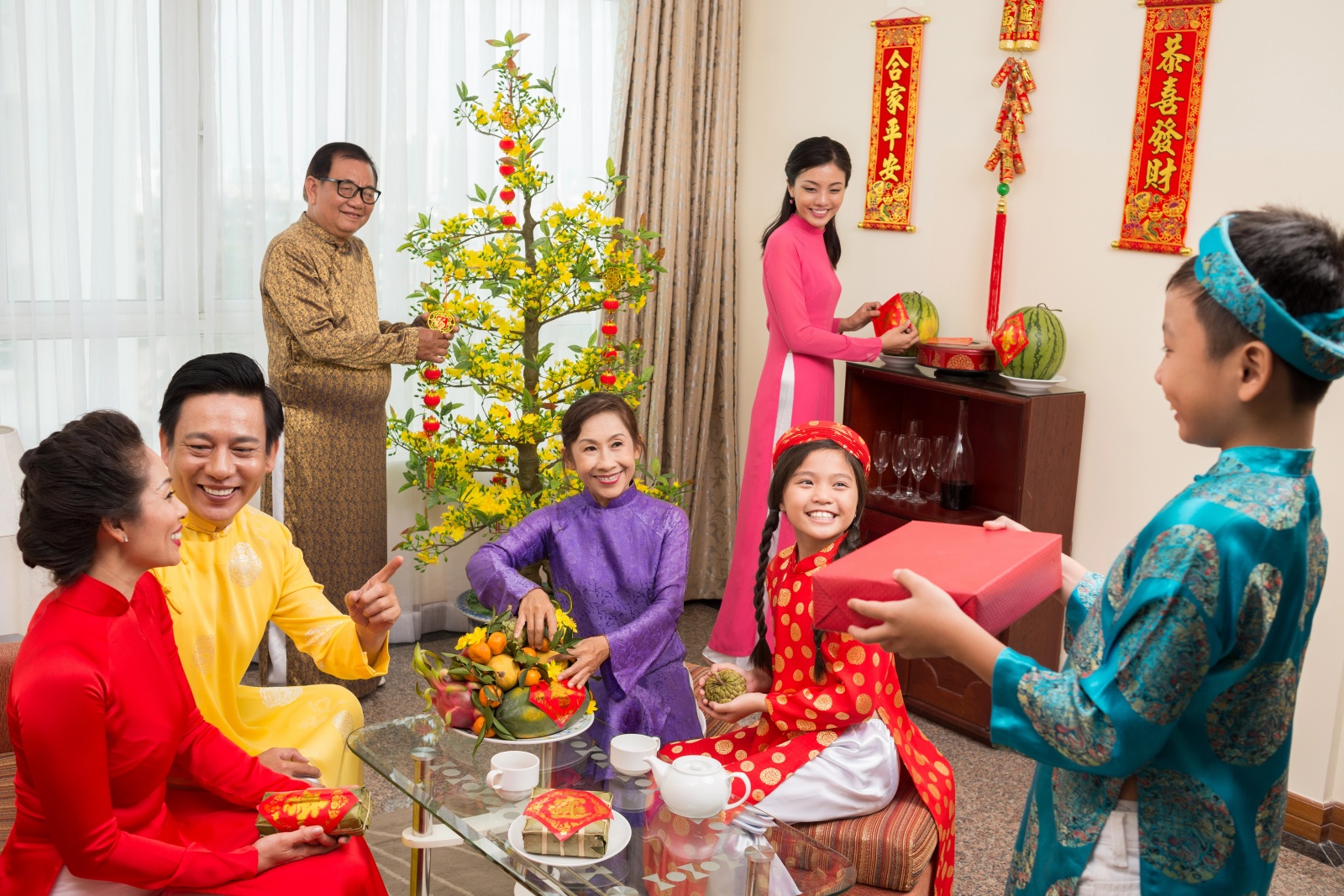 Quà Tết thể hiện sự quan tâm và lòng biết ơn, không nên đặ nặng quà phải có giá trị.