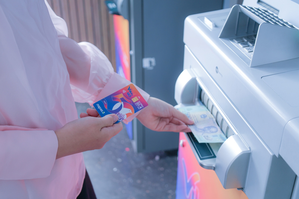 Chuyển đổi thẻ từ sang thẻ chip hiện nay là bắt buộc