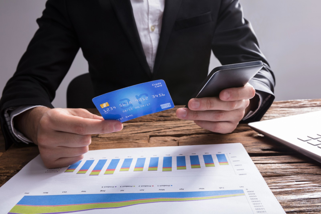 Một số ngân hàng cũng cho phép khách hàng đăng ký trả góp online trực tiếp qua website chính thức.