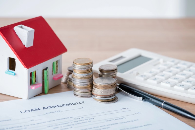 Sau khi nộp đầy đủ hồ sơ vay thế chấp, bộ phận chuyên trách sẽ tiến hành định giá tài sản đảm bảo.