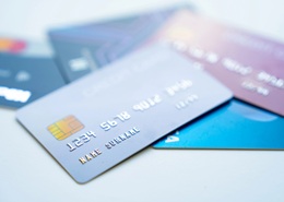 So sánh thẻ từ và thẻ chip