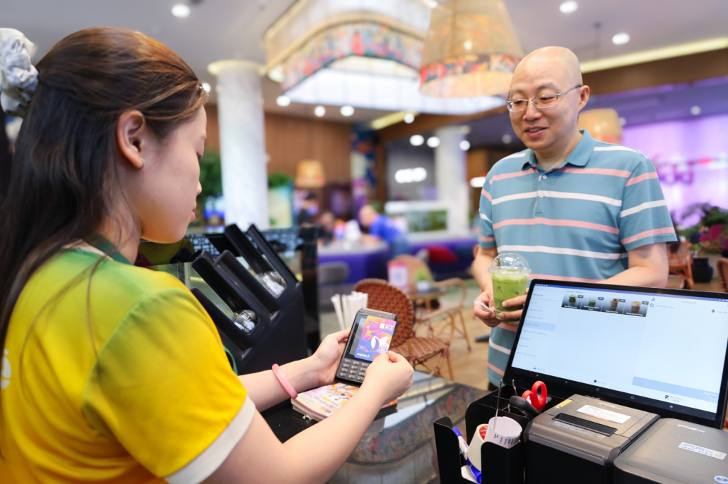 Thẻ nội địa NAPAS - thương hiệu thẻ quốc gia được tích hợp trên các loại thẻ nội địa (ghi nợ, tín dụng, trả trước)