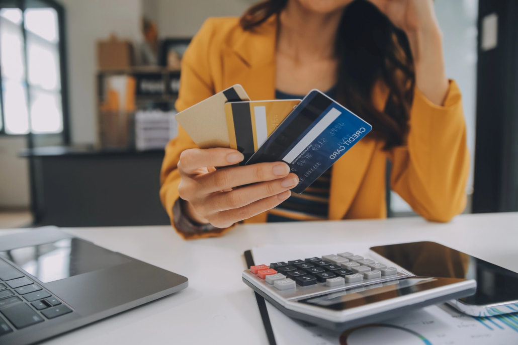 Luôn duy trì lịch sử tín dụng tốt bằng cách trả nợ đúng hạn, điều này sẽ giúp bạn dễ dàng hơn trong các giao dịch tài chính sau này.