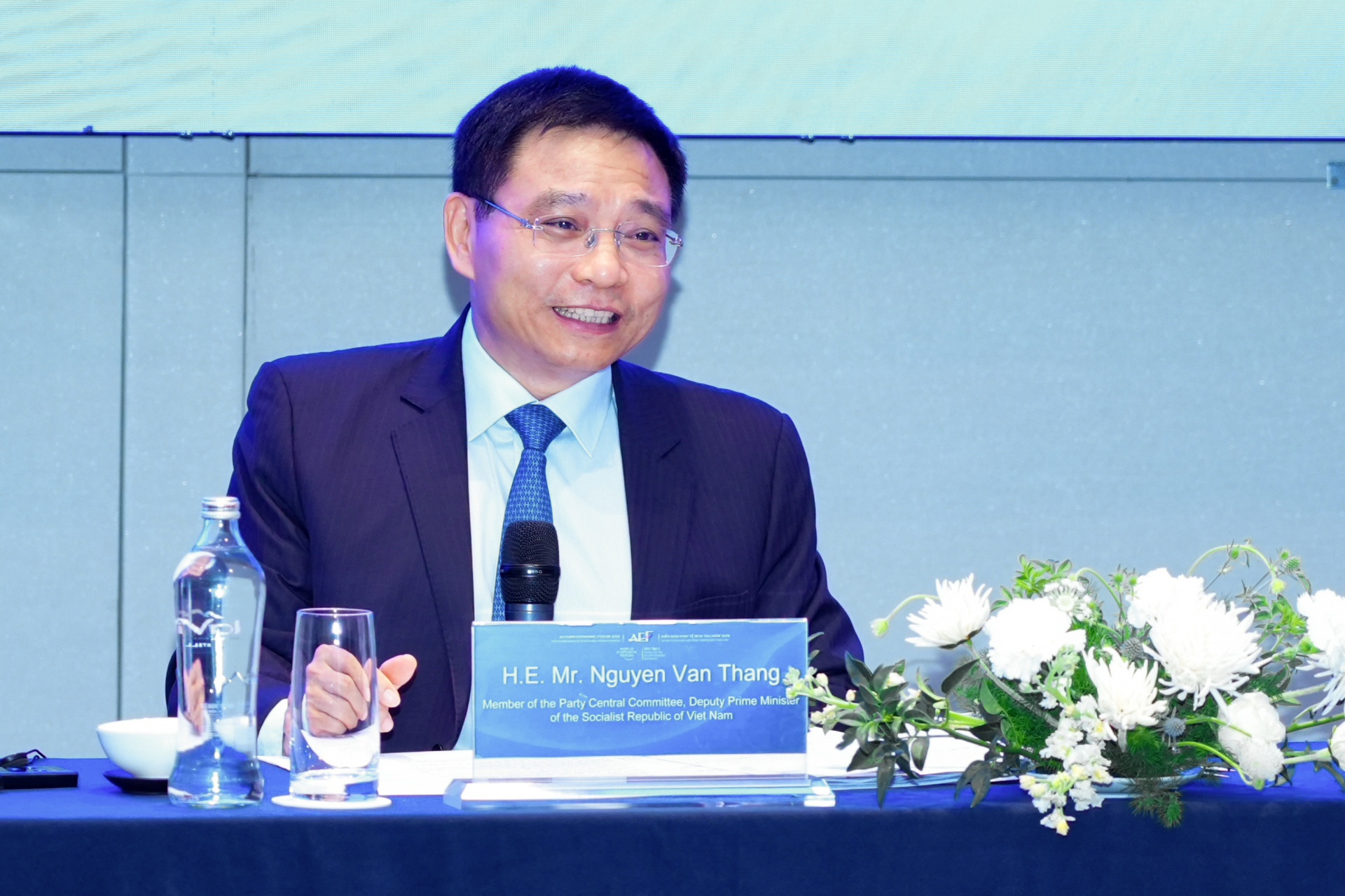 Phó Thủ tướng Nguyễn Văn Thắng làm việc với các thành viên VIFC-HCMC trong khuôn khổ chương trình AEF 2026