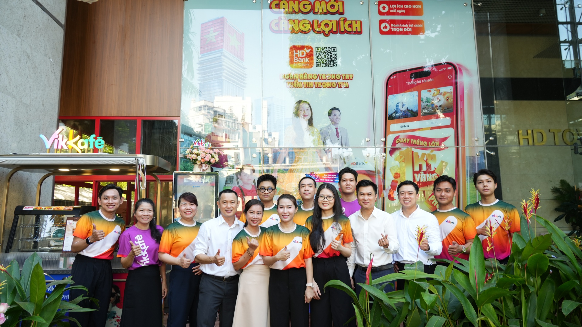 Vikkafé tại HD Tower cũng mở ra một cách tiếp cận mới trong hành trình phục vụ khách hàng của HDBank