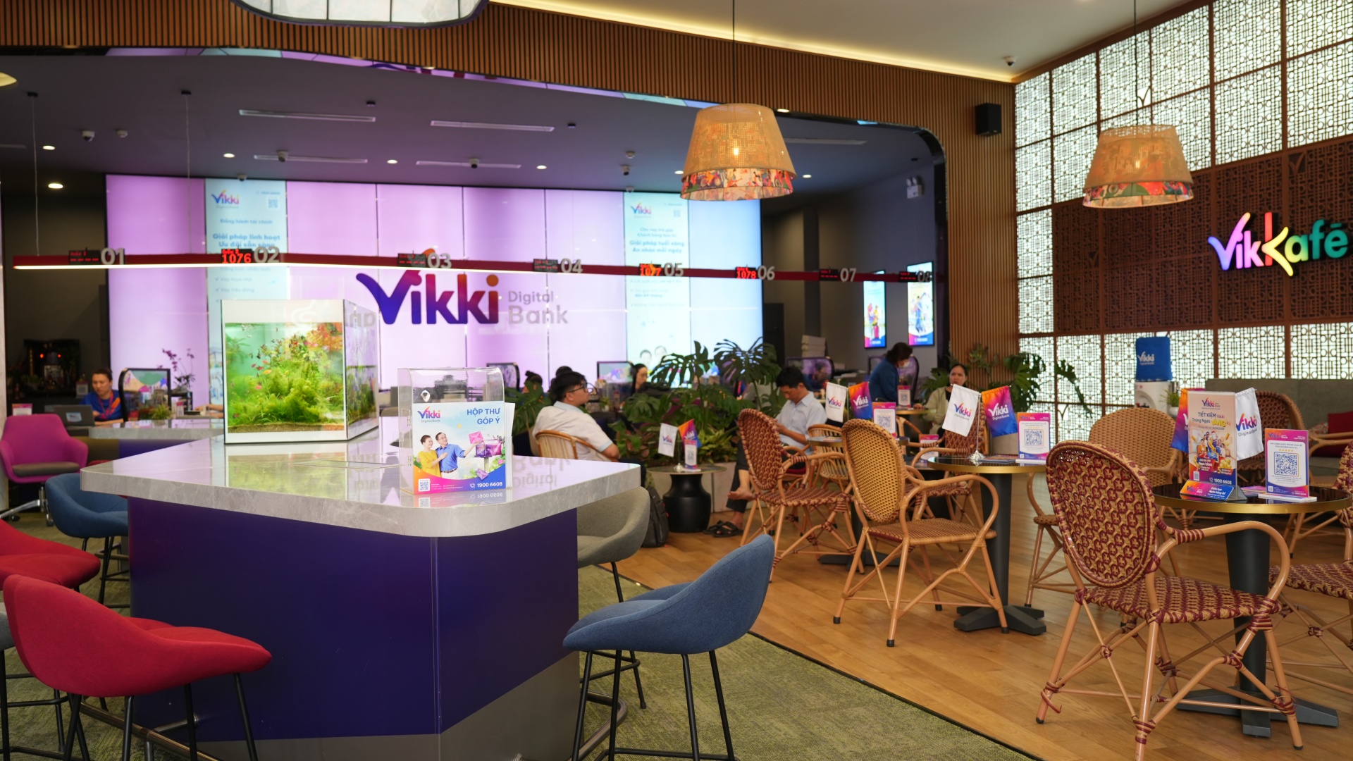 Mô hình “Điểm hẹn Tài chính - Cafe in Bank” kết nối dịch vụ ngân hàng, công nghệ số và không gian trải nghiệm phong cách sống hiện đại.
