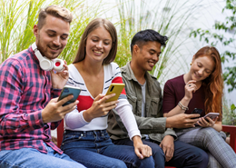 Xu hướng chi tiêu và thanh toán không tiền mặt của gen Z